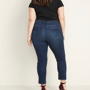 Old Navy Power Stretch Straight Jeans - Women’s 20